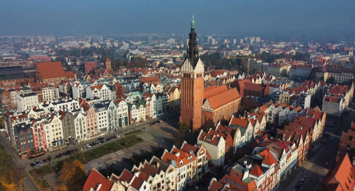 Polacy jadą nad morze, a obok taka perełka. Dlaczego warto odwiedzić Elbląg?