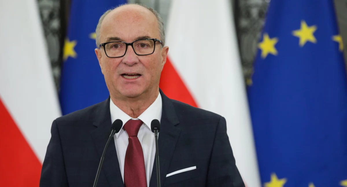 Włodzimierz Czarzasty przemawia podczas konferencji prasowej w Sejmie.