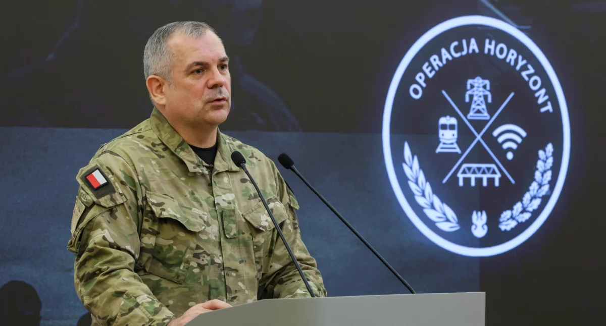 Szef Sztabu Generalnego Wojska Polskiego gen. Wiesław Kukuła na konferencji prasowej 