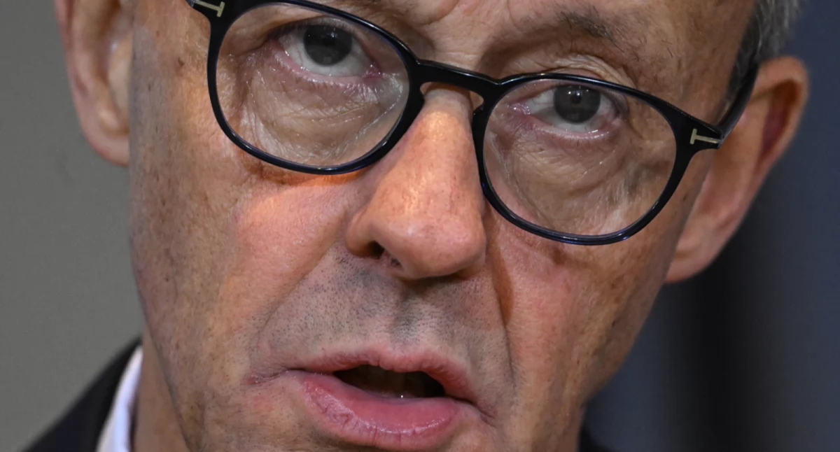 Kanclerz Niemiec Friedrich Merz podczas konferencji prasowej po ceremonii przekazania zrabowanych w Polsce podczas wojny dóbr kultury, 