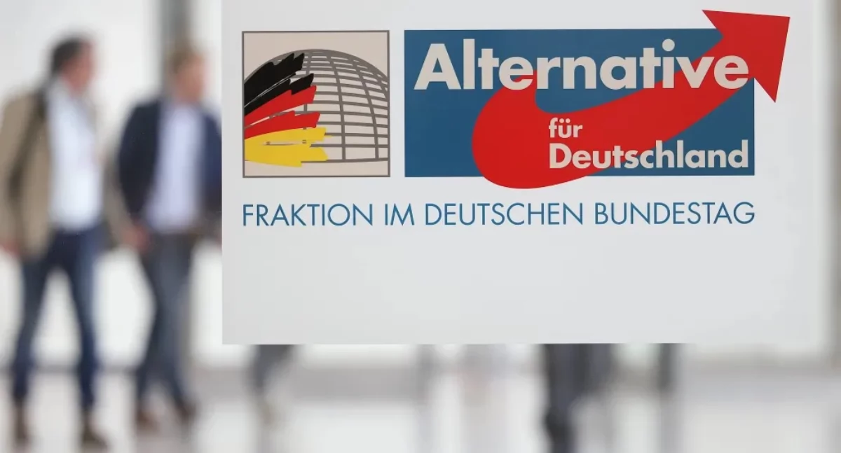 Logo AfD, fot. PAP/EPA/HANNIBAL HANSCHKE