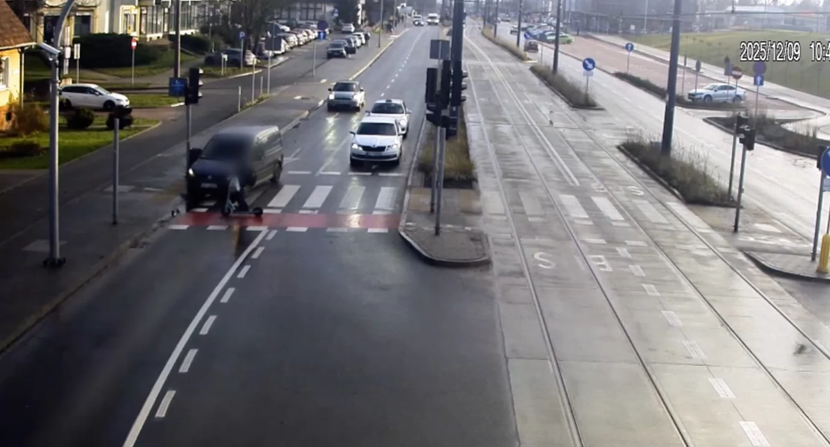 Komunikaty policji, Wjechał hulajnogą elektryczną wprost nadjeżdżające - zdjęcie, fotografia