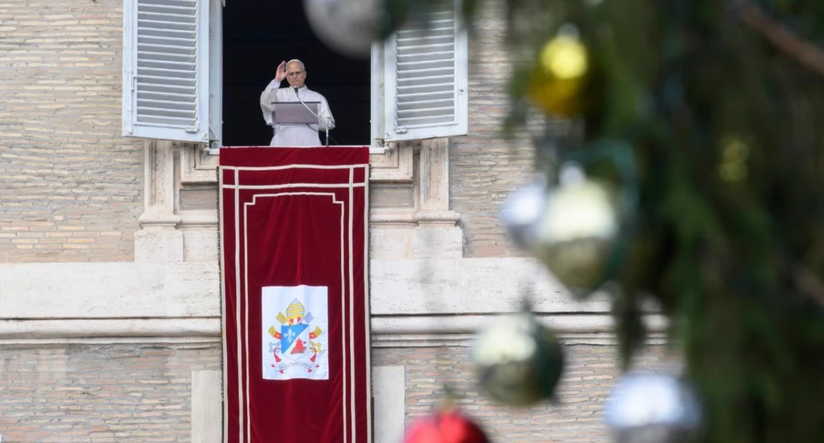 Fot. 2025.12.26 Papież Leon XIV podczas modlitwy Anioł Pański  (@Vatican Media)