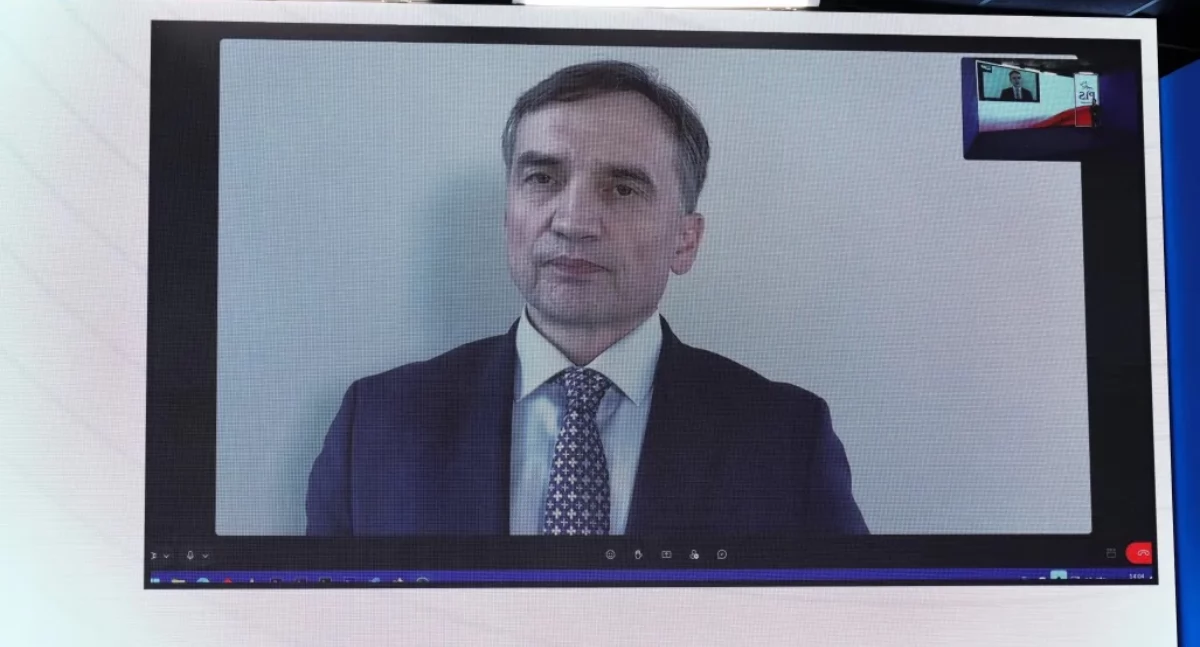 Zdalne oświadczenie posła Prawa i Sprawiedliwości Zbigniewa Ziobry w siedzibie ugrupowania przy ul. Nowogrodzkiej, fot. PAP/Albert Zawada