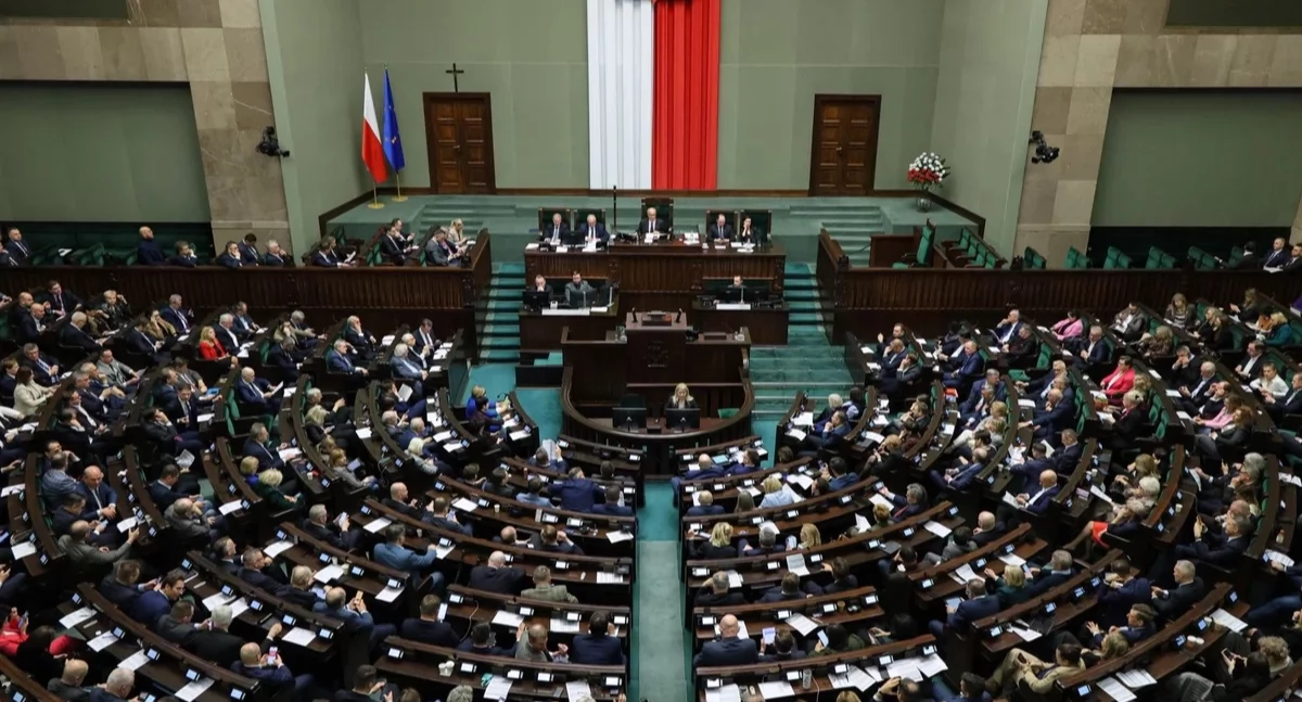 Informacje z Polski, Lewica skopiowała projekt ustawy - zdjęcie, fotografia