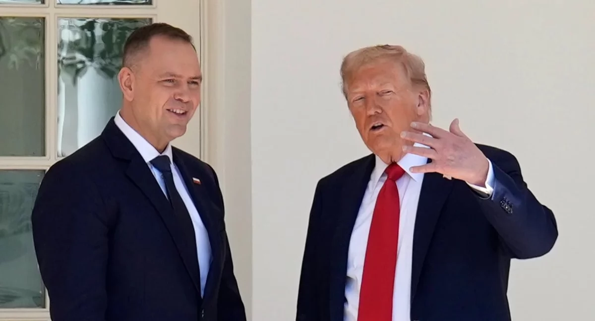 Karol Nawrocki i Donald Trump Źródło: PAP/EPA / YURI GRIPAS / POOL