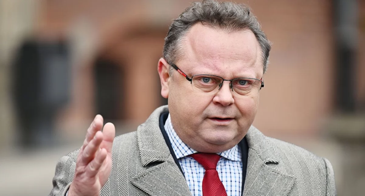 Informacje z Polski, Zegarek który wywołał burzę Szejna presją wyjaśnień - zdjęcie, fotografia