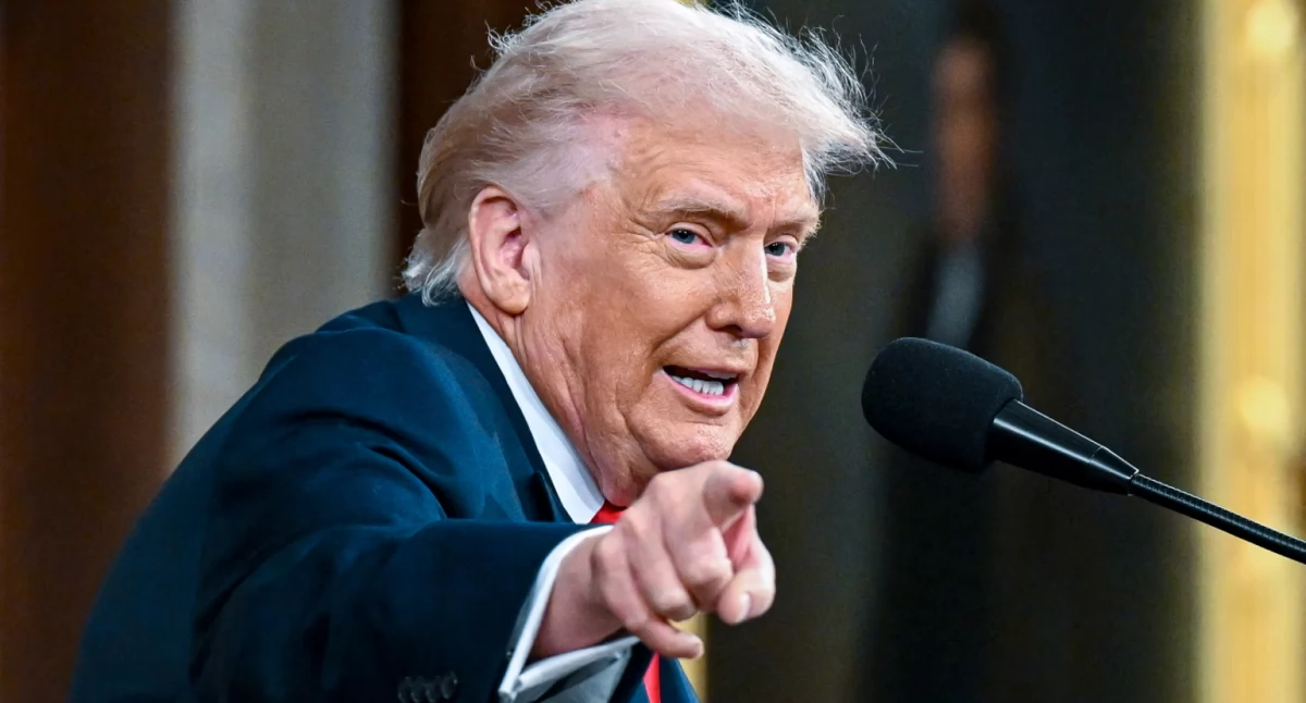 Informacje ze Świata, „Złóżcie broń spotka śmierć” Trump zabrał głos uderzeniach - zdjęcie, fotografia