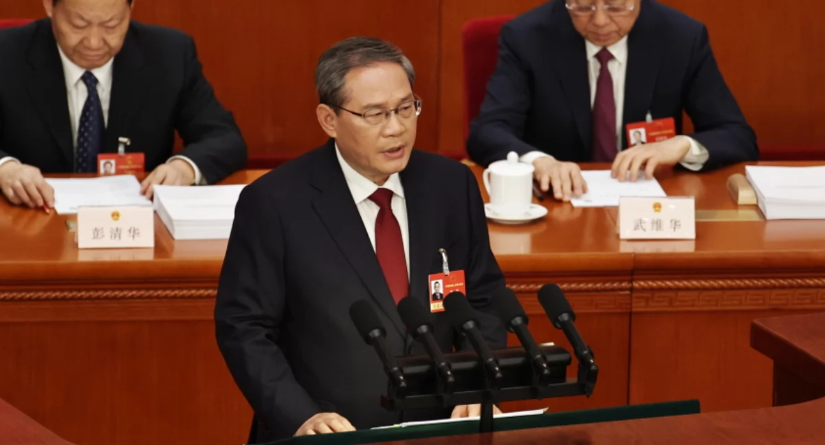 – „Musimy przygotować się na najgorsze, dążąc do tego, co najlepsze” – powiedział premier Li Qiang  // fot. PAP/EPA/ANDRES MARTINEZ CASARES