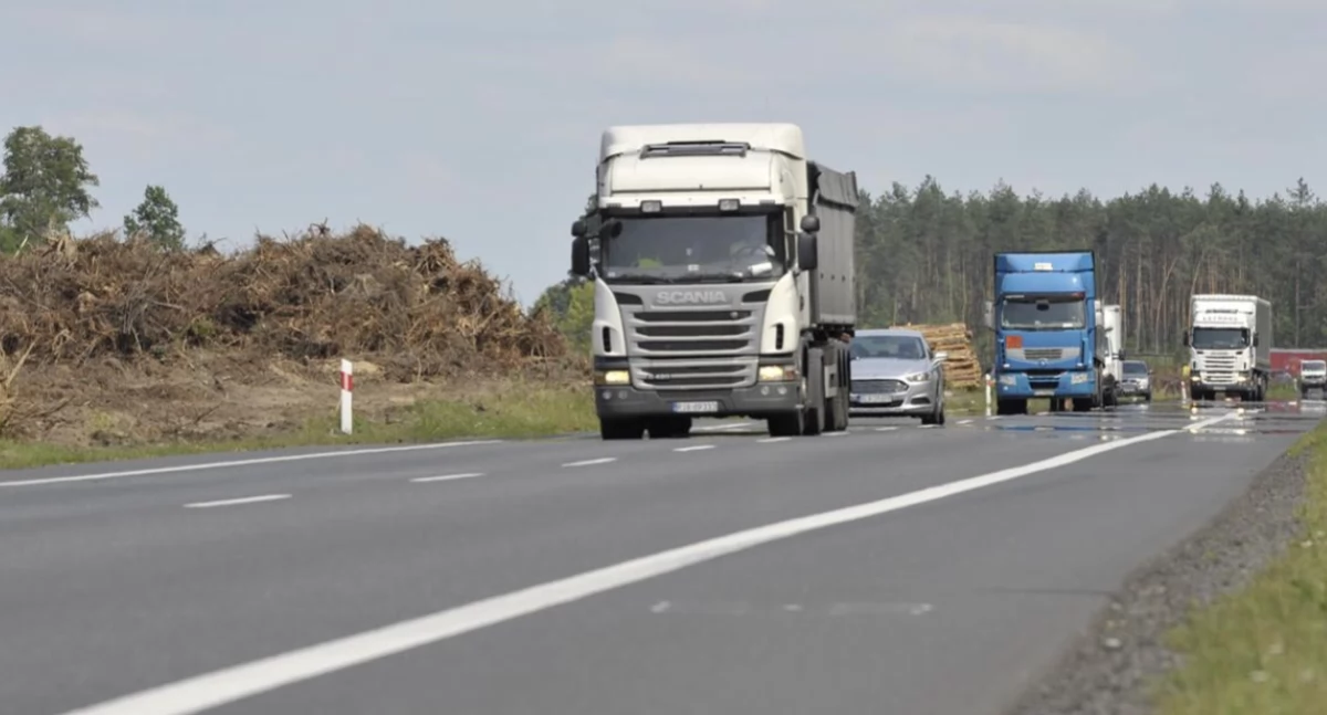 Ekonomia, napędowy drożeje potęgę! Koszty rosną firmy tracą kierowcy płacą - zdjęcie, fotografia