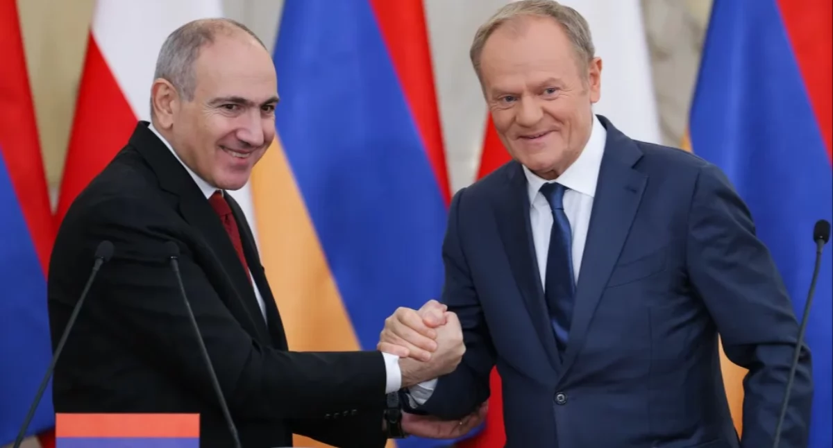 Premierzy Polski i Armenii Donald Tusk oraz Nikol Paszynian, zdjęcie PAP