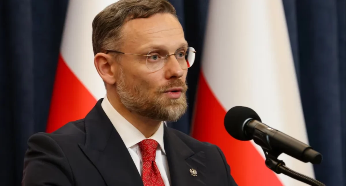 Informacje z Polski, Polityczna burza Sejmie armię suwerenność - zdjęcie, fotografia