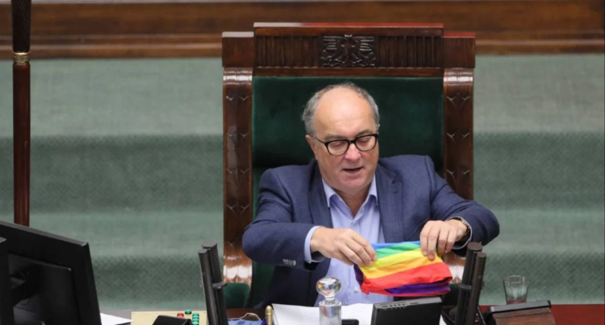 Informacje z Polski, Czarzasty tęczową flagą Sejmie! - zdjęcie, fotografia