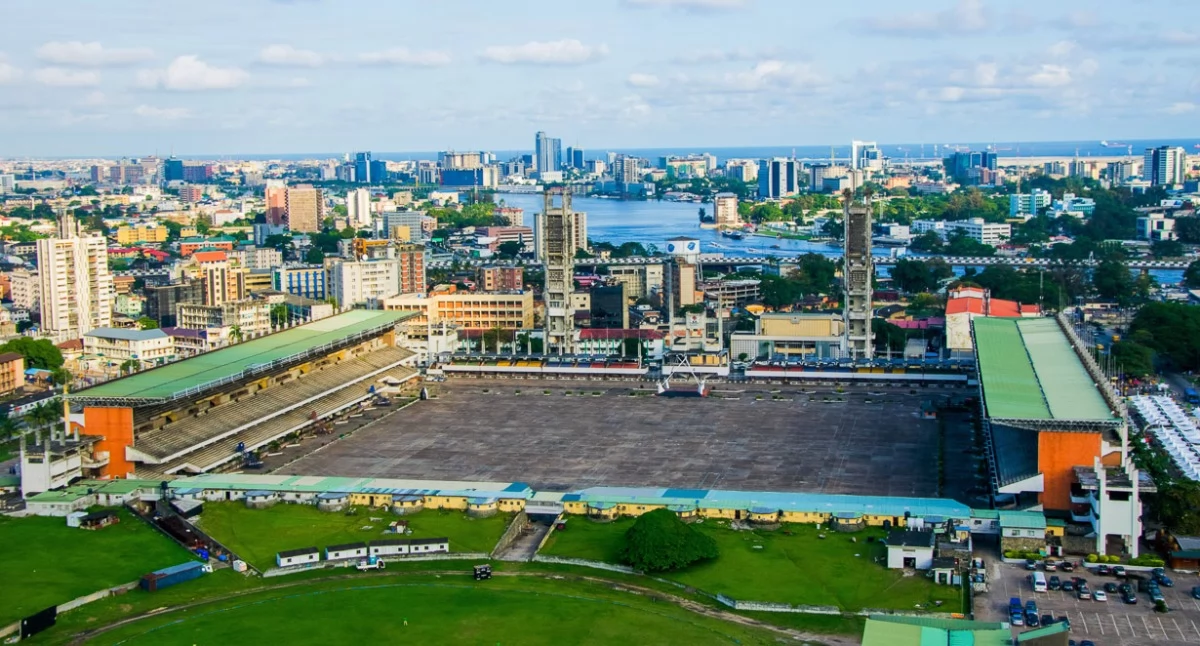 Panorama Lagos- największego miasta Nigerii będącego jednocześnie miastem portowym położonym nad Oceanem Atlantyckim, zdjęcie Wikipedia