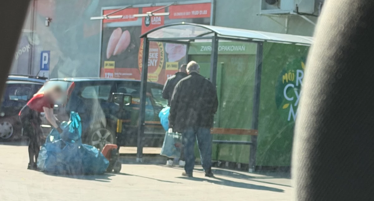 Gospodarka, Polski system kaucyjny budzi wiele kontrowersji - zdjęcie, fotografia