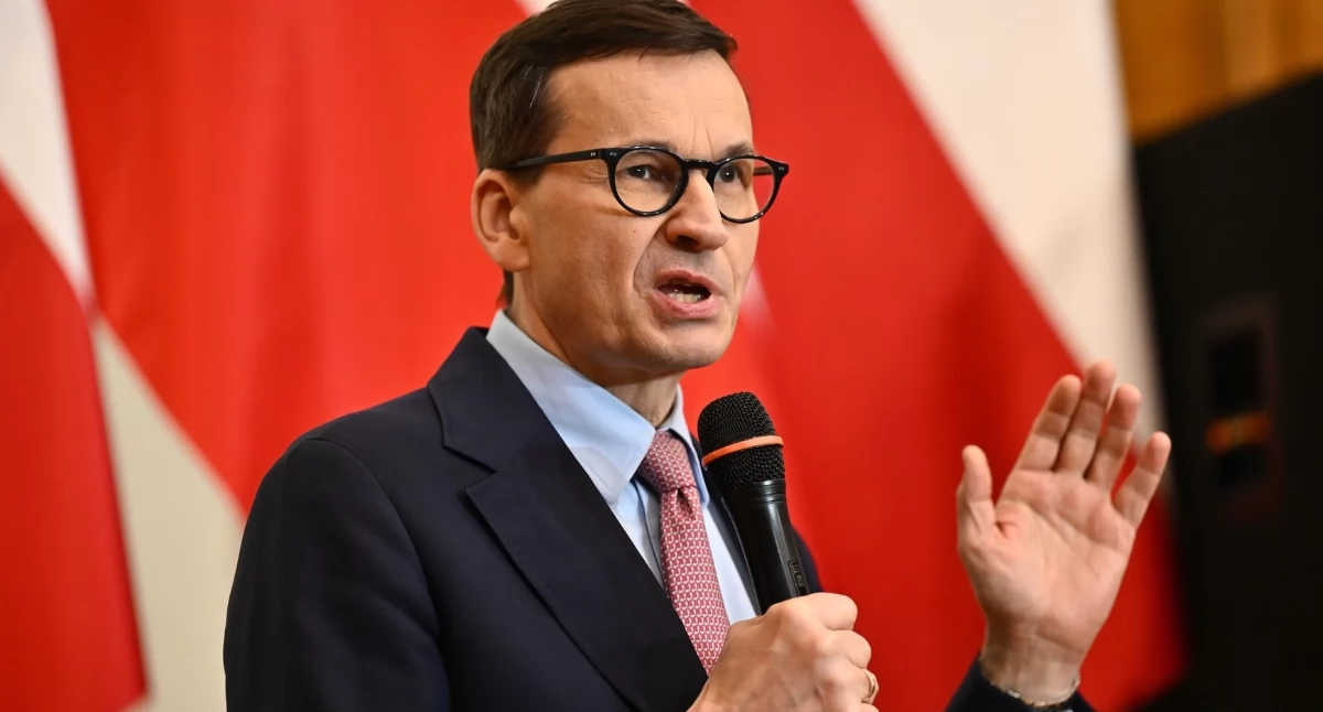 Informacje z Polski, Zakulisowy konflikt Stowarzyszenie Morawieckiego rozpala emocje - zdjęcie, fotografia