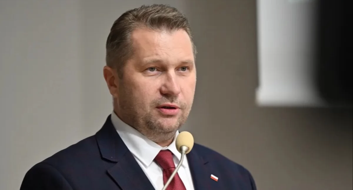 Informacje z Polski, Czarnek odpowiada Sikorskiemu obraża tylko inteligencję Polaków - zdjęcie, fotografia