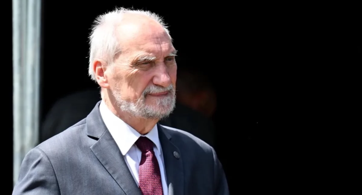 Informacje z Polski, Aneks raportu blisko ujawnienia Macierewicz szczegółach - zdjęcie, fotografia