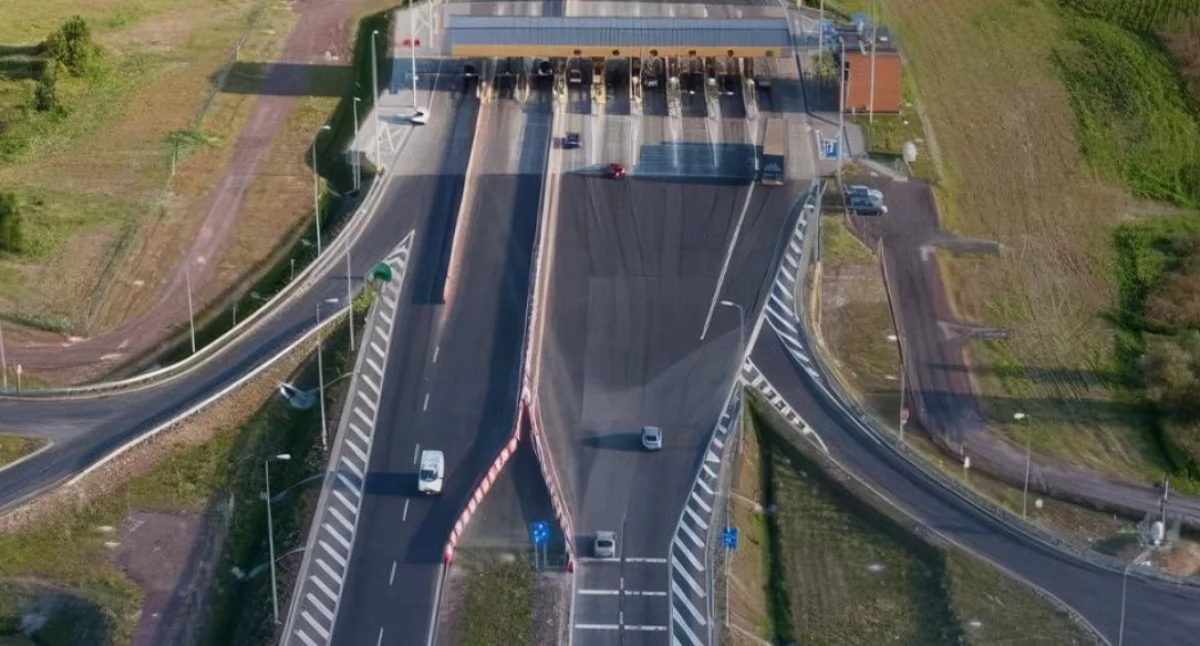 Informacje dnia, Majówka ułatwienia autostradzie - zdjęcie, fotografia