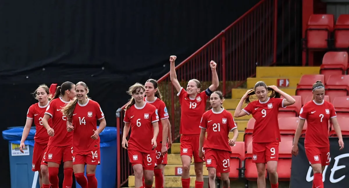 Getty Images / Charles McQuillan - UEFA/UEFA / Na zdjęciu: Polski cieszące się z bramki w meczu grupy B z Finlandią