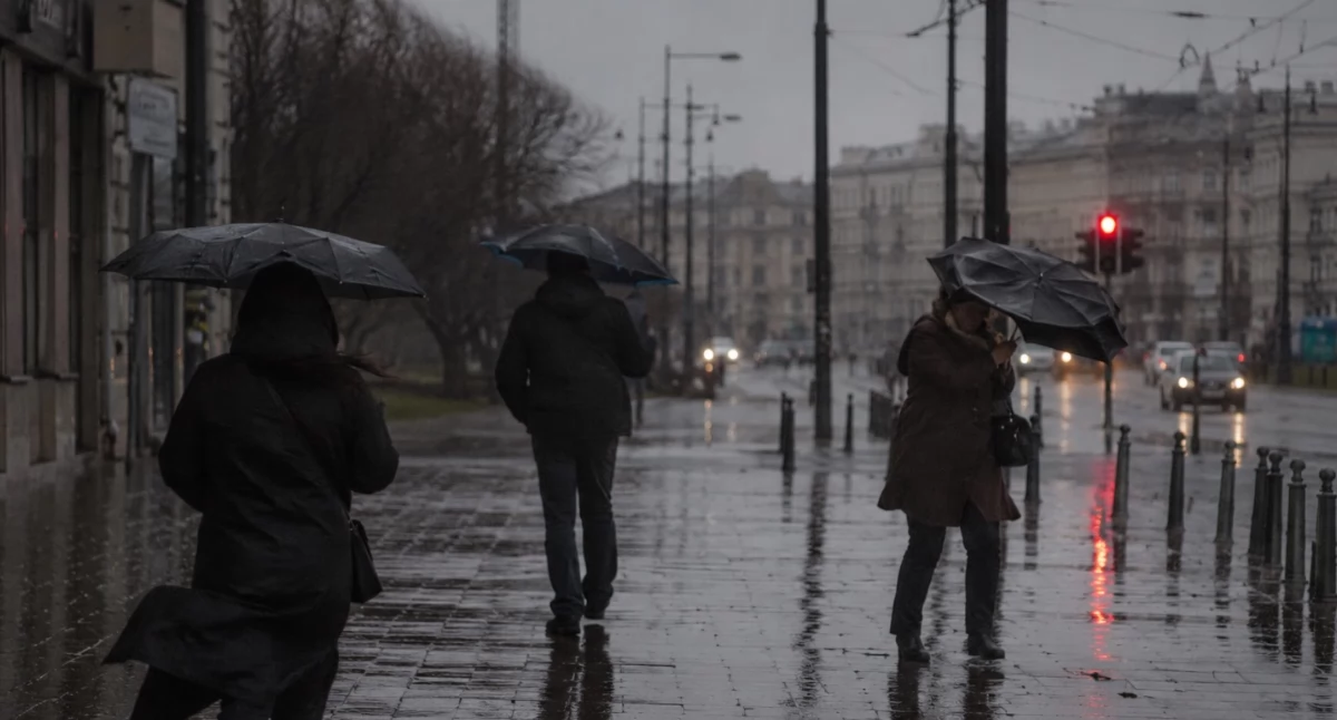 Pogoda, Ulewy burze uderzą Polskę ostrzega przed gradem podtopieniami - zdjęcie, fotografia