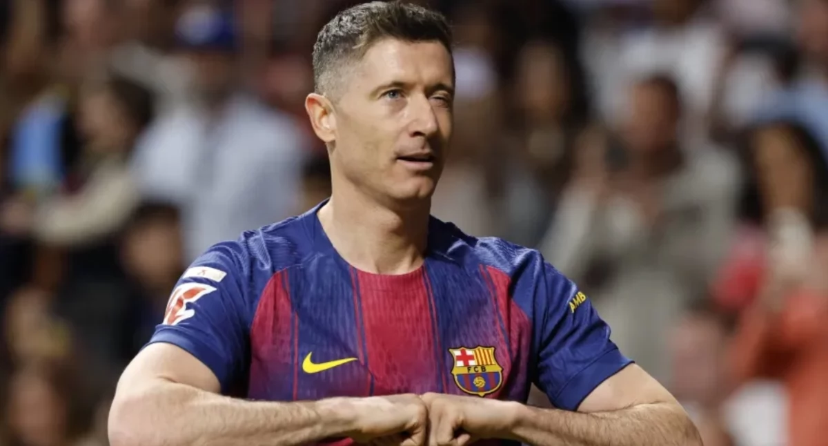 Piłka nożna, Koniec Lewandowskiego Barcelonie Kapitan kadry ogłosił odejście - zdjęcie, fotografia