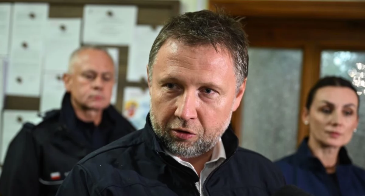 Informacje z Polski, Fałszywy alarm prezydenta MSWiA zwołało pilną naradę - zdjęcie, fotografia