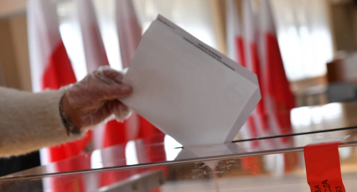 Informacje dnia, Referenda odwołania prezydentów które miasta pójdą ślady Krakowa - zdjęcie, fotografia