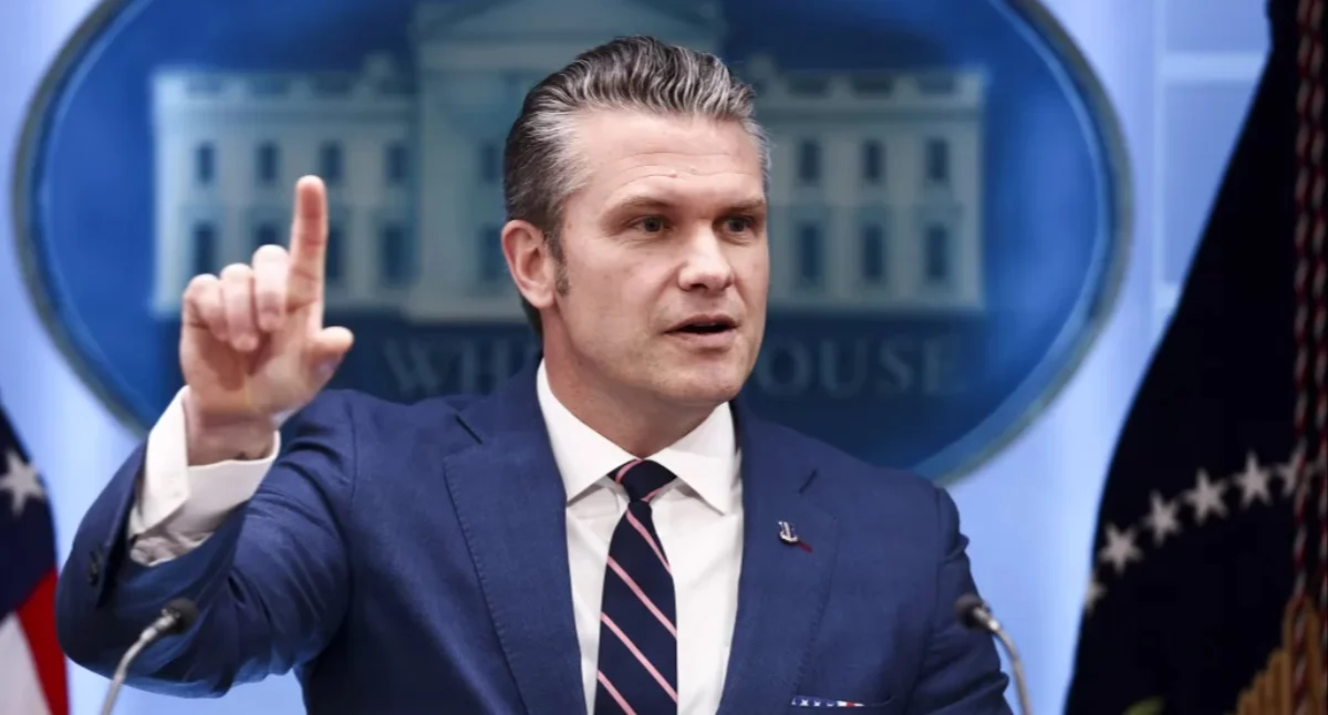 Pete Hegseth. Fot. PAP/EPA/JIM LO SCALZO 
