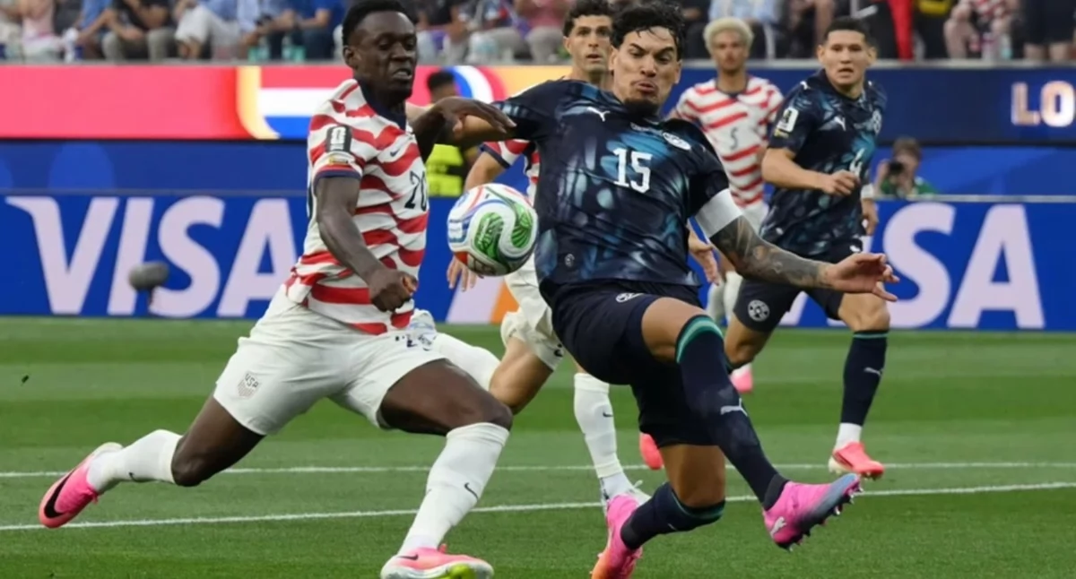 USA pokonały Paragwaj 4:1 w meczu otwarcia grupy D mundialu/PATRICK T. FALLON/AFP /East News