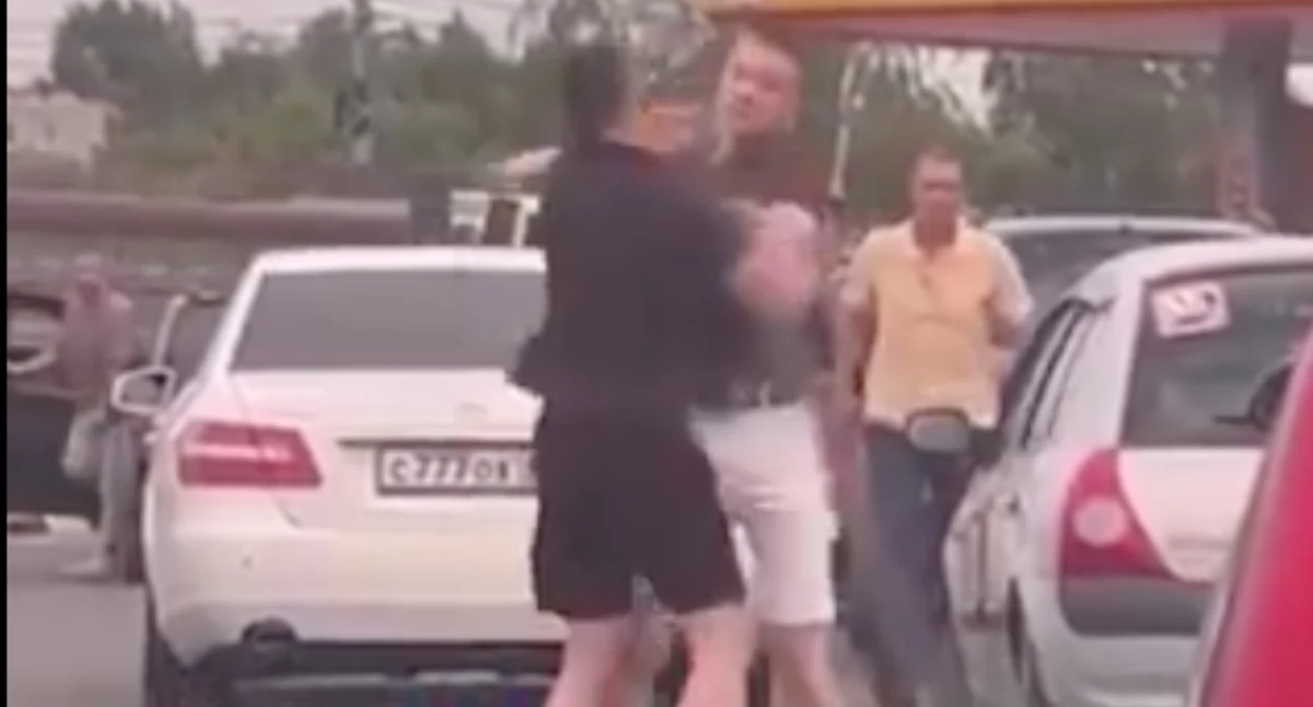 Informacje ze Świata, Rosjanie walczą paliwo Kolejki limity nerwy stacjach - zdjęcie, fotografia