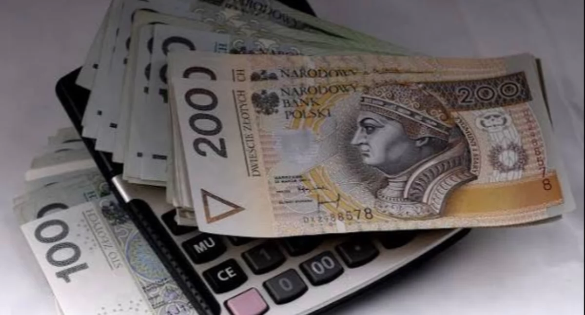 Eksperci zarabiają coraz więcej. Liderem pozostaje branża IT