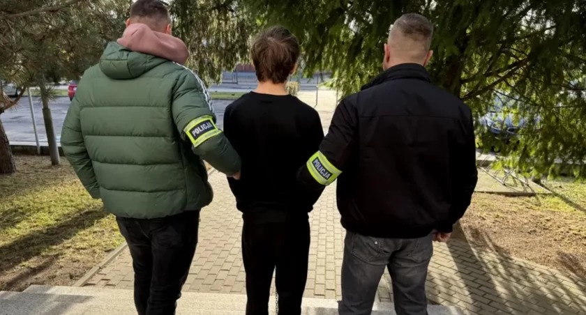 14-letni chłopiec dźgnięty nożem w przebieralni przez 21-latka