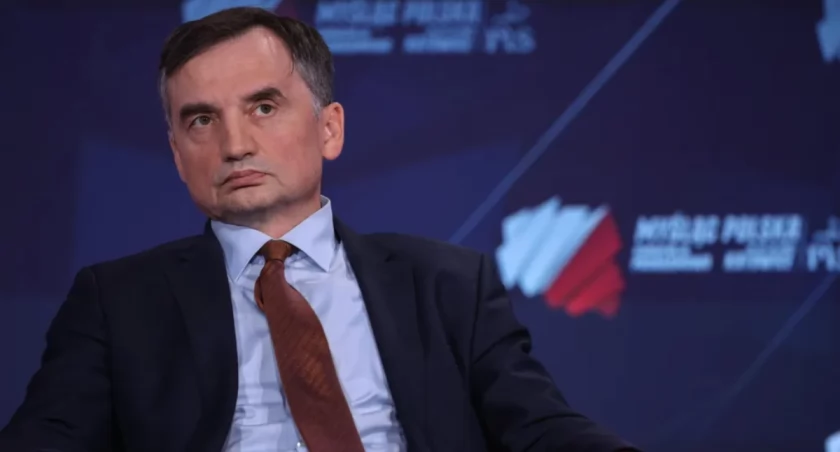 Sikorski odbiera Ziobrze paszport dyplomatyczny – co teraz zrobi były minister?