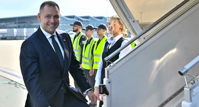 Politico wyróżnia Nawrockiego. Przypadek czy przełom?