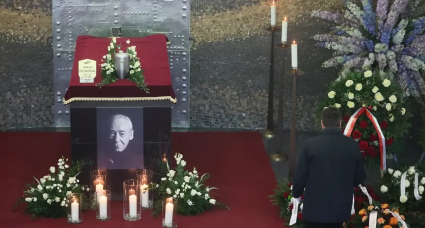 Spoczął na Powązkach. Odszedł cichy autorytet polskiej historii