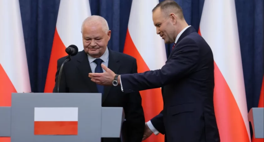 Warszawa: Nawrocki, Tusk i Glapiński przy jednym stole