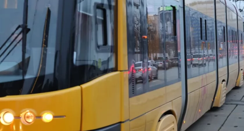 Sceny jak z filmu. Nóż i walka w tramwaju