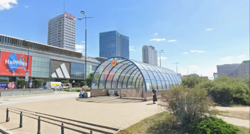 Kultowe „kolebki” metra znikają po 25 latach