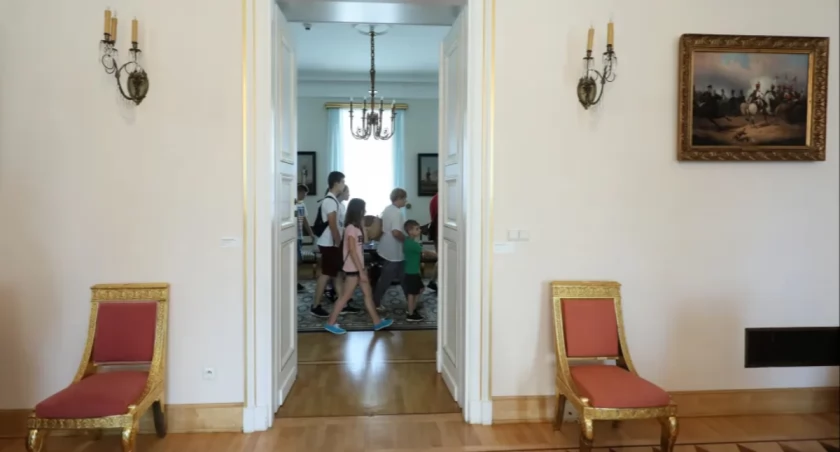 Tylko raz w roku można wejść tam bez zaproszenia...