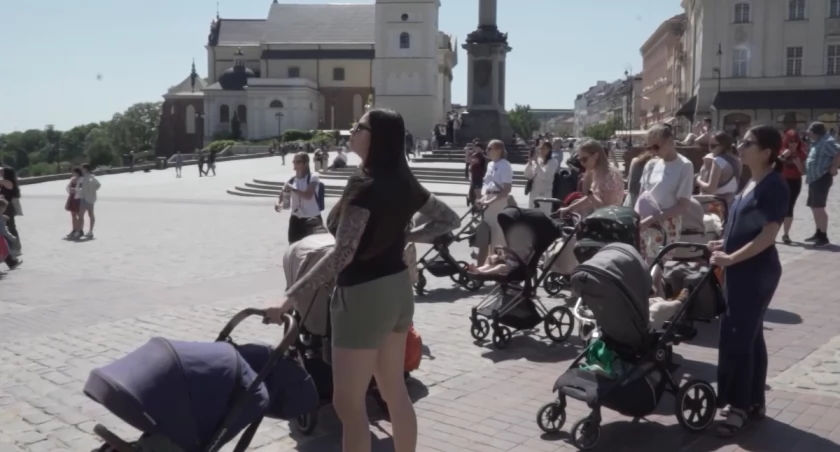 To miały być zwykłe spacery. Dziś pomagają setkom rodziców