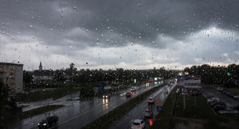 Nadciągają groźne burze. IMGW ostrzega