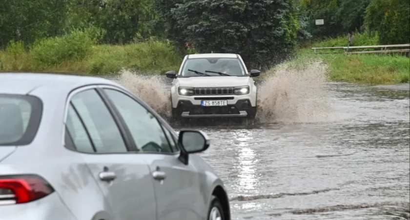 Niebezpieczne godziny przed nami. Synoptycy wydali pilne ostrzeżenia
