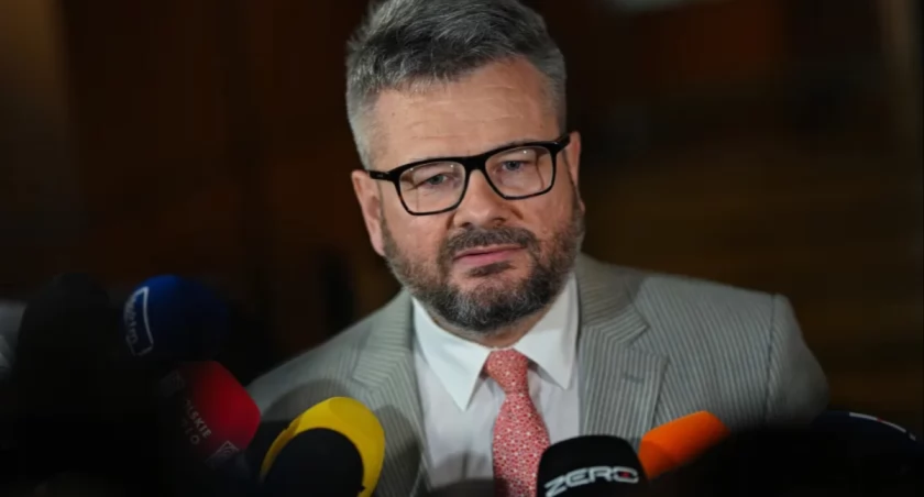 Przełom w sprawie warszawskich „dwóch wież”. Prokuratura umorzyła śledztwo