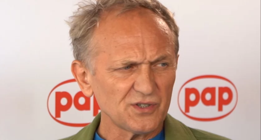 Andrzej Chyra bez ogródek o pieniądzach. „Trzeba coś do garnka włożyć” [WIDEO]