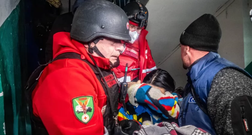 Zmasowany atak w Ukrainie. Dziewięć osób zabitych i dziesiątki rannych