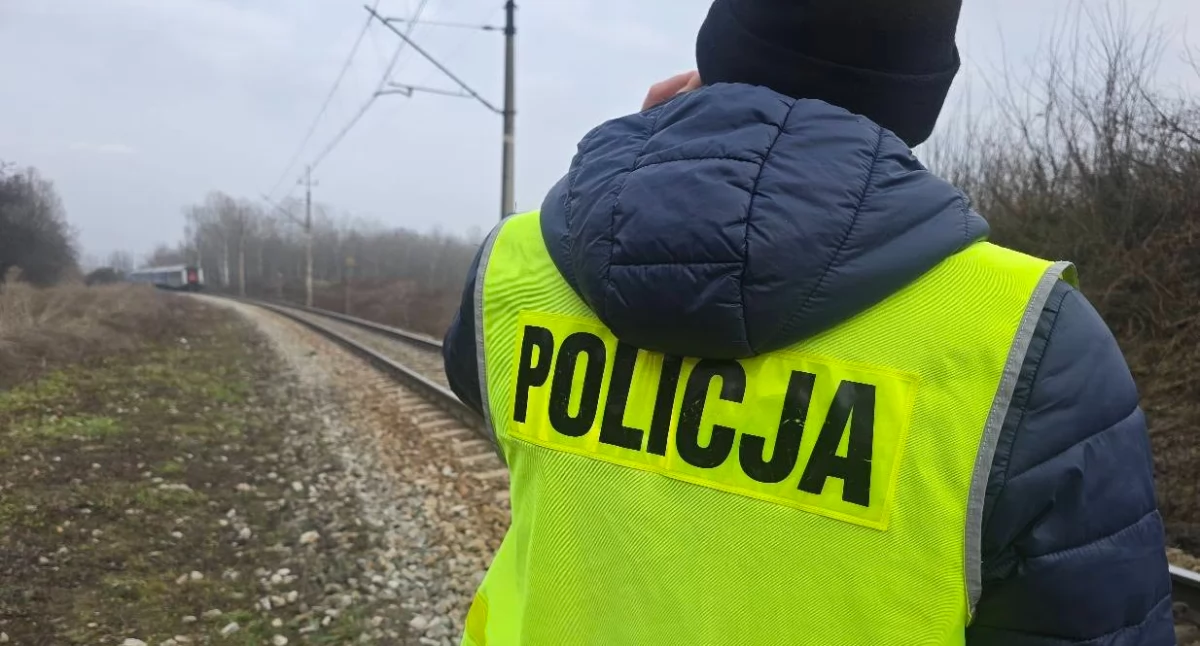 Pociąg zderzył się z autem. Dwie osoby nie żyją
