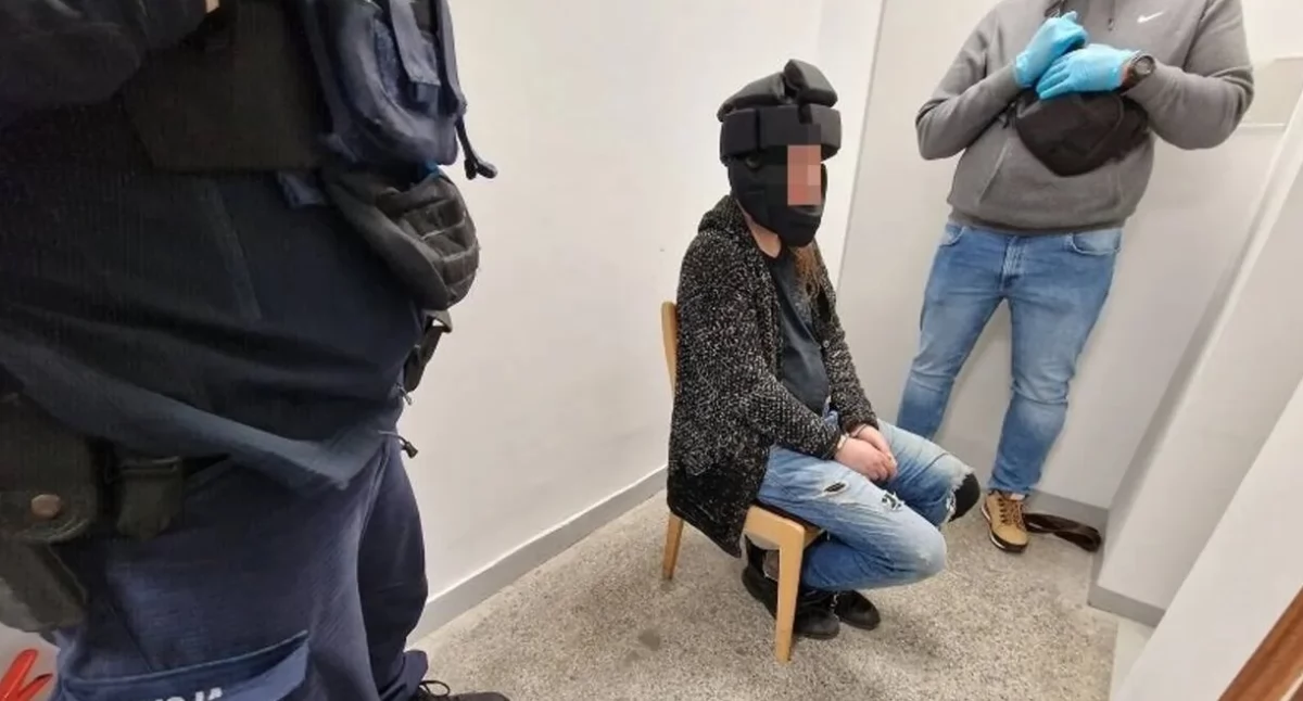 Trzej oskarżeni za pochwalanie zabójstwa policjantów. To tylko początek
