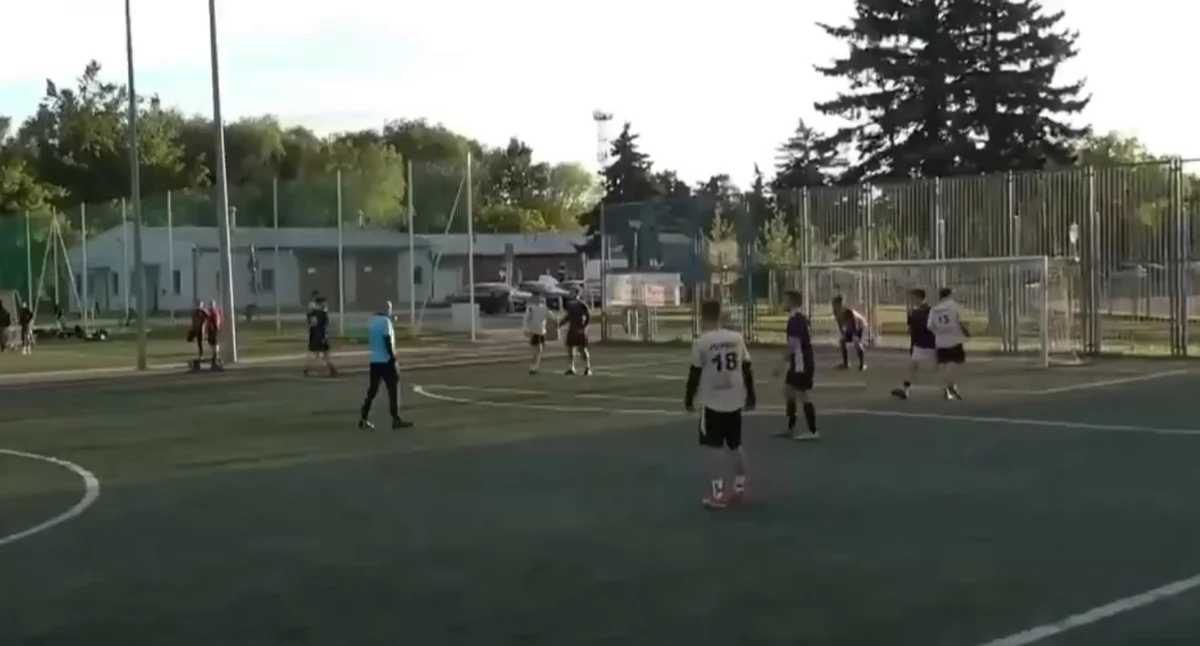 Brutalny faul. Złamał rękę 15-latkowi. Klub wycofał się z ligi i mówi o „ksenofobii i hejcie