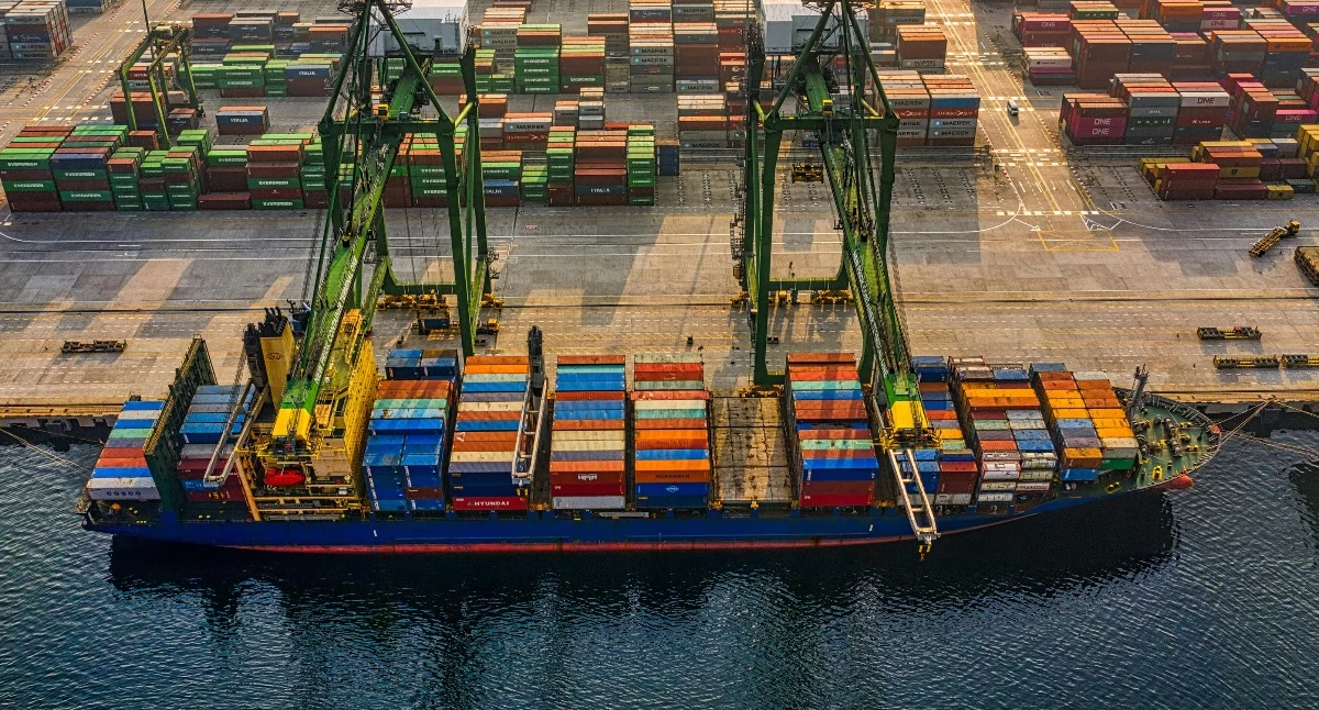 UE szuka odpowiedzi na chińską nadprodukcję. Polska alarmuje: zagrożone są całe branże